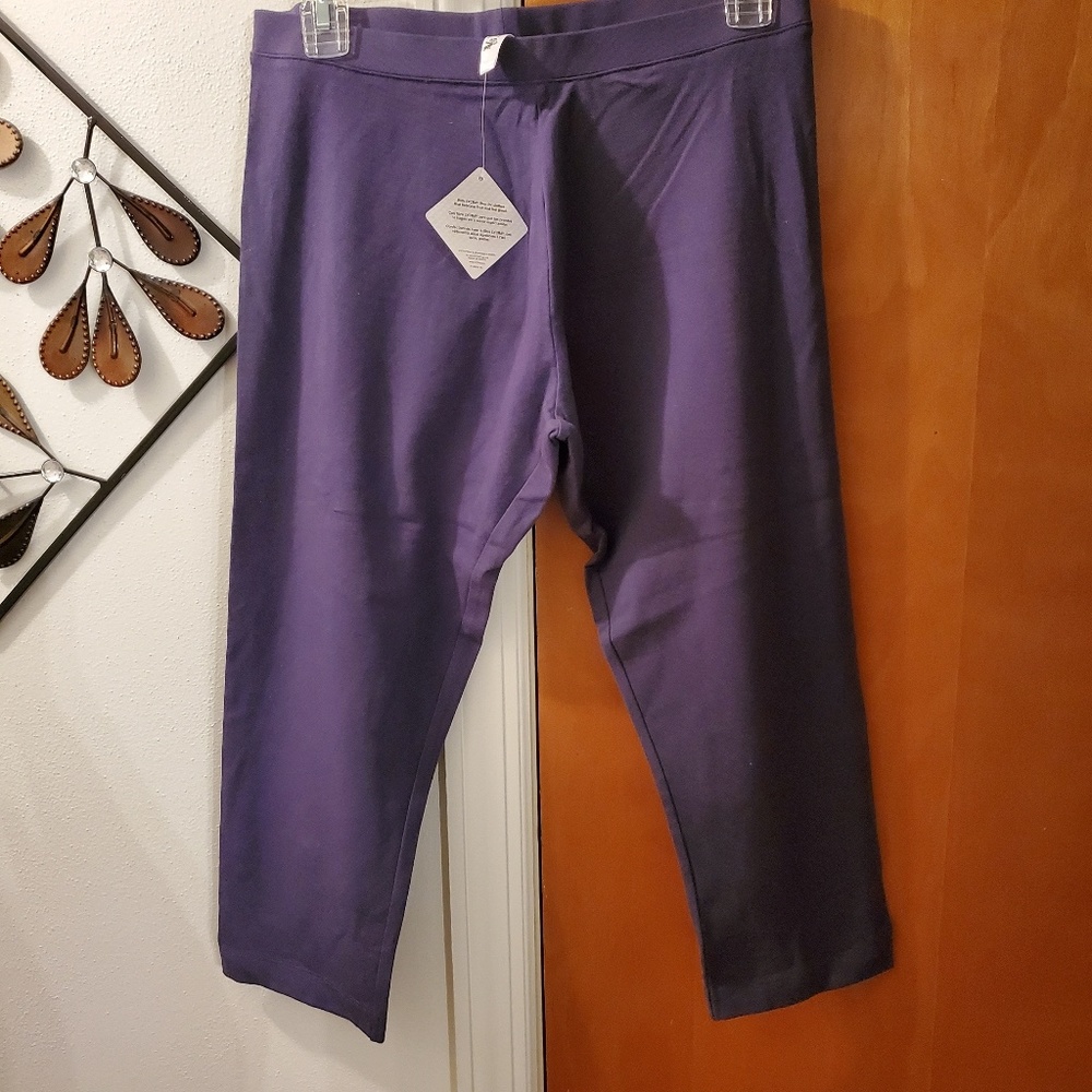 Victoria's Secret Capri Leggings - Med